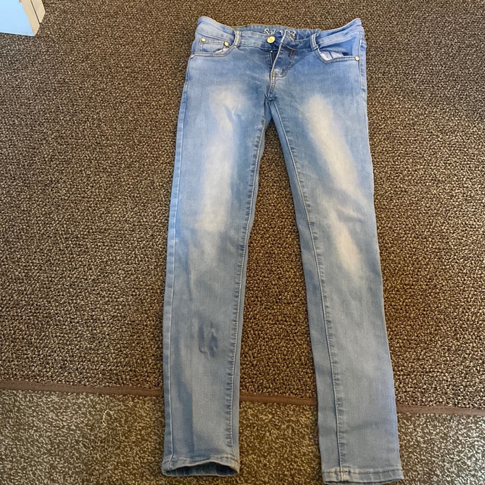 Jeans for teenager size is 5 or 6 color is sky blue